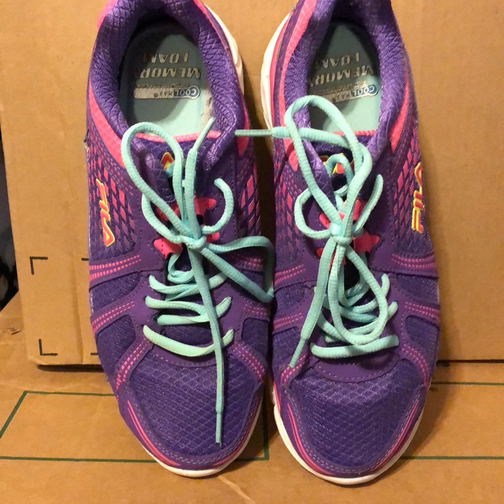 Fila tennis shoes like new barely worn
